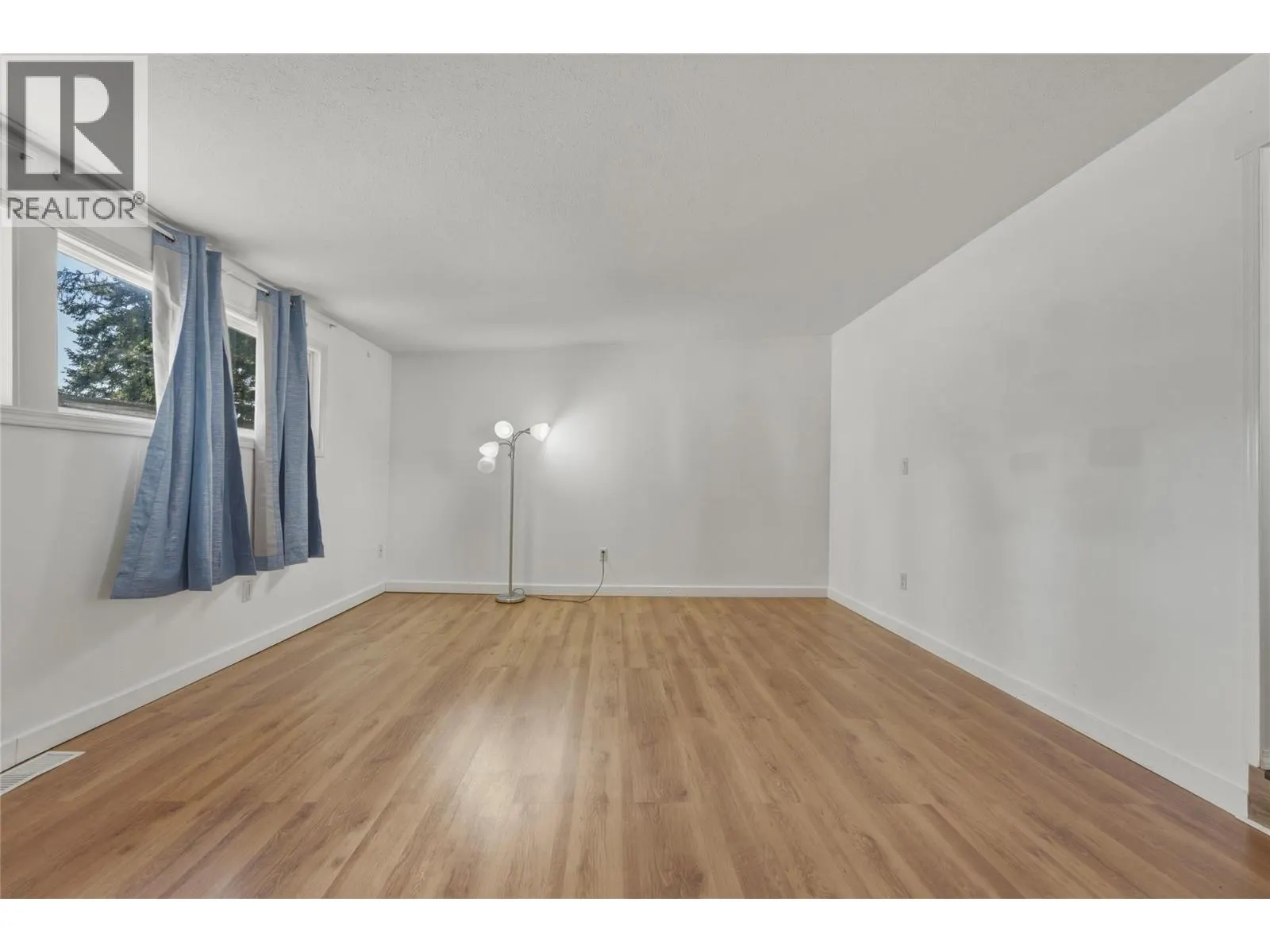 4137 Spallumcheen Drive Unit# 16