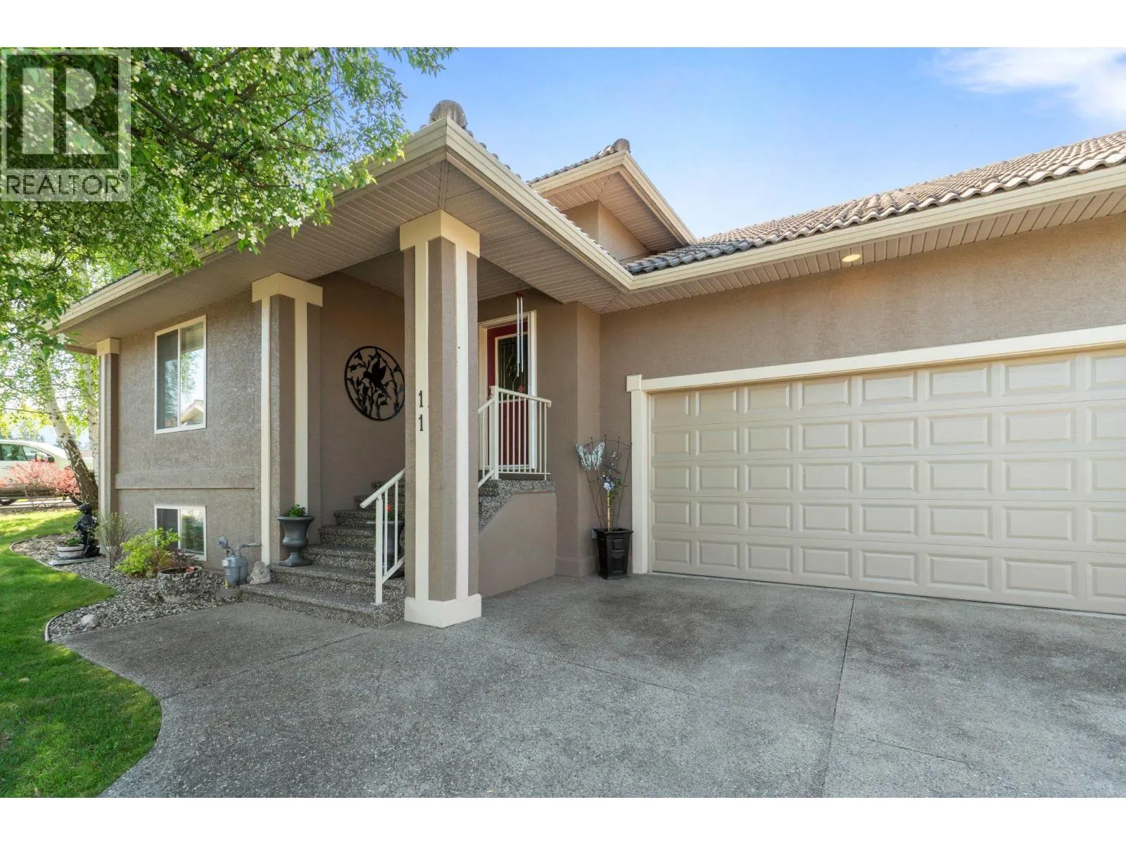 2550 Golf Course Drive Unit# 11