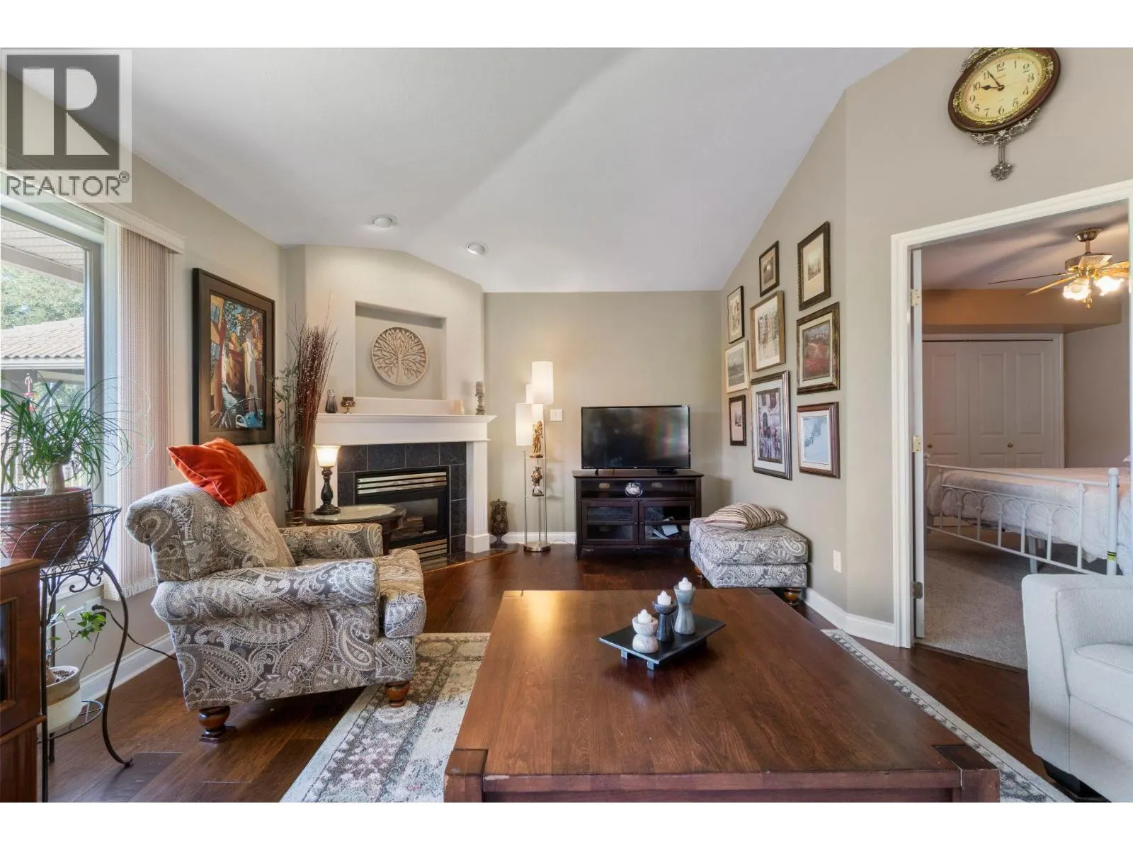 2550 Golf Course Drive Unit# 11