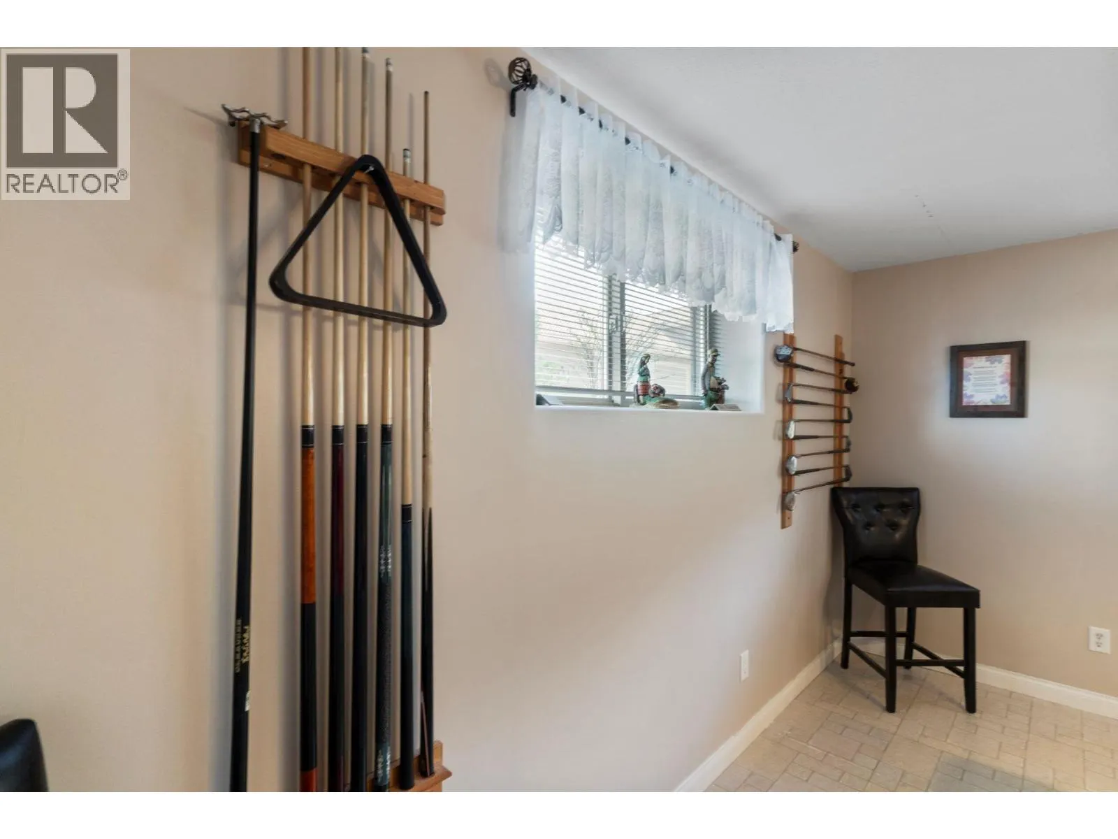 2550 Golf Course Drive Unit# 11