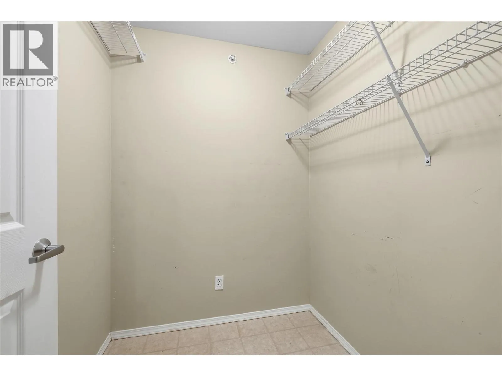 265 Froelich Road Unit# 401