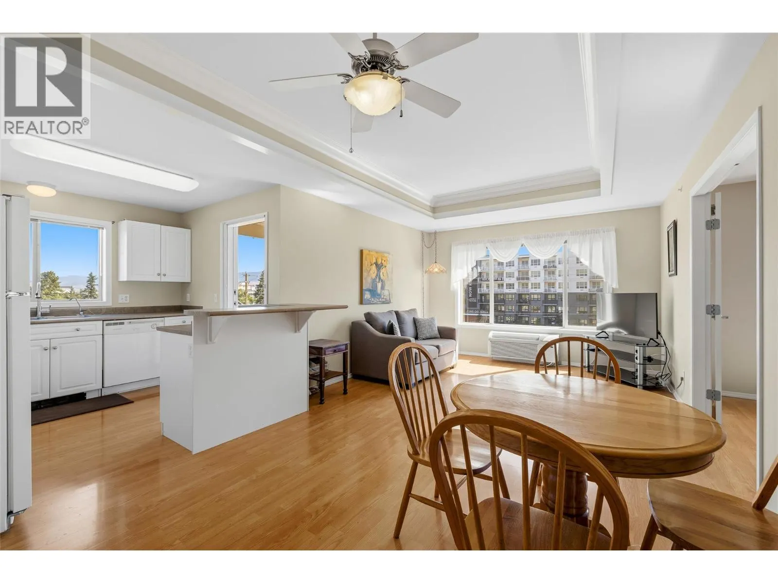 265 Froelich Road Unit# 401