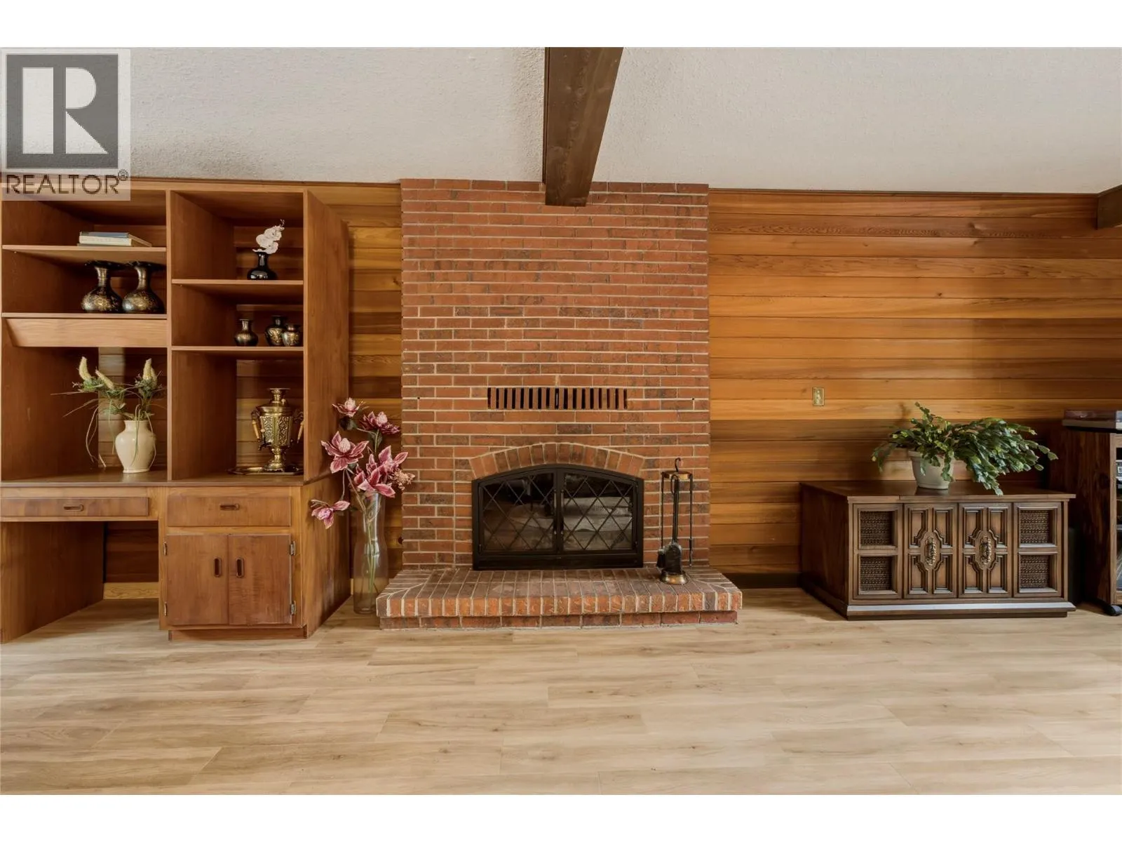 7603 De Jong Drive
