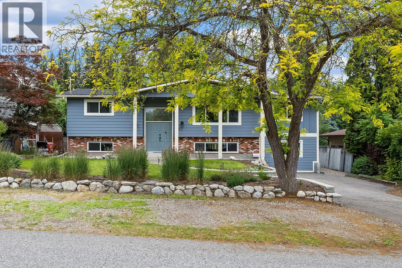 851 Hammer Avenue