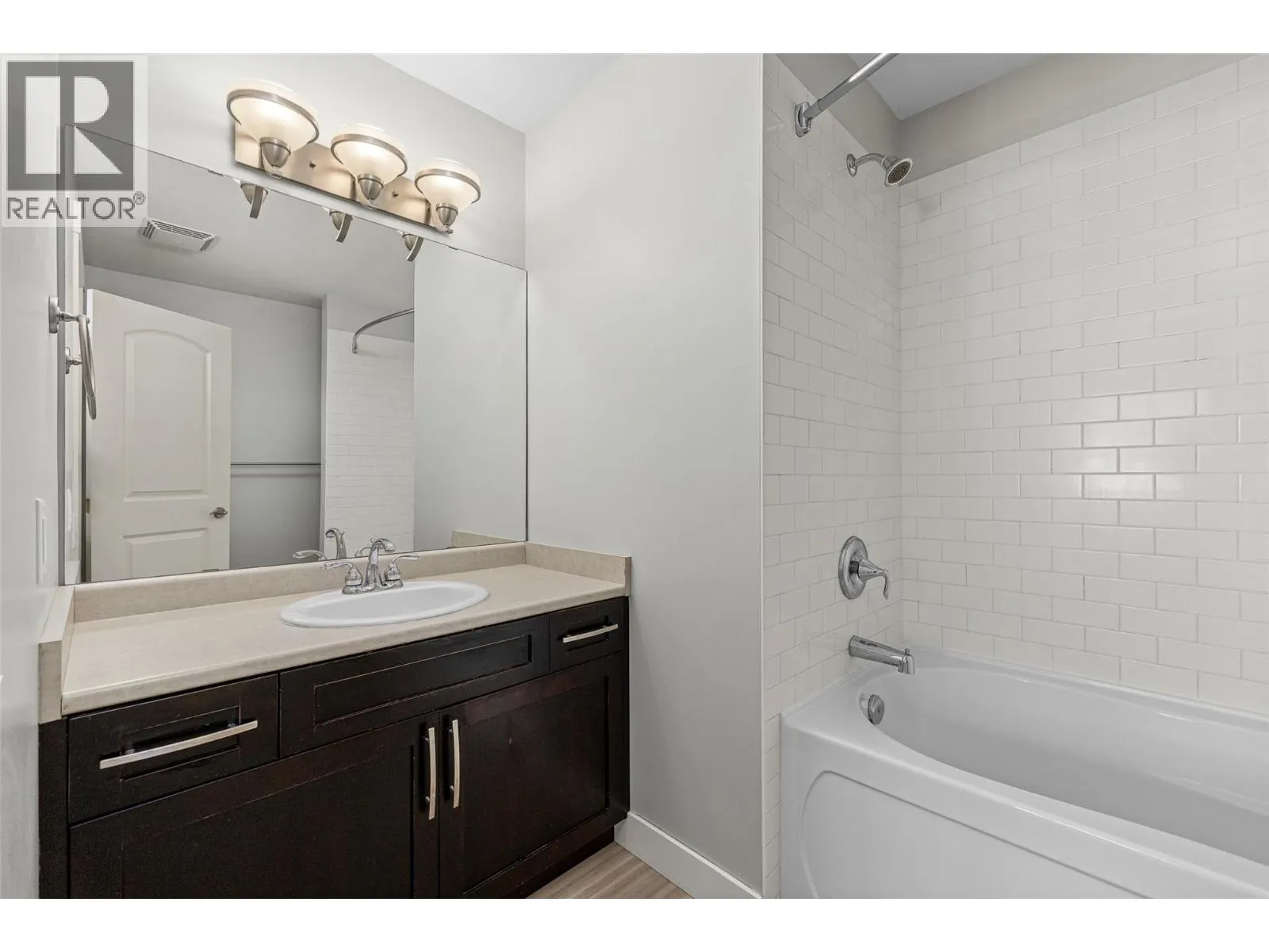 1651 Lynrick Road Unit# 105
