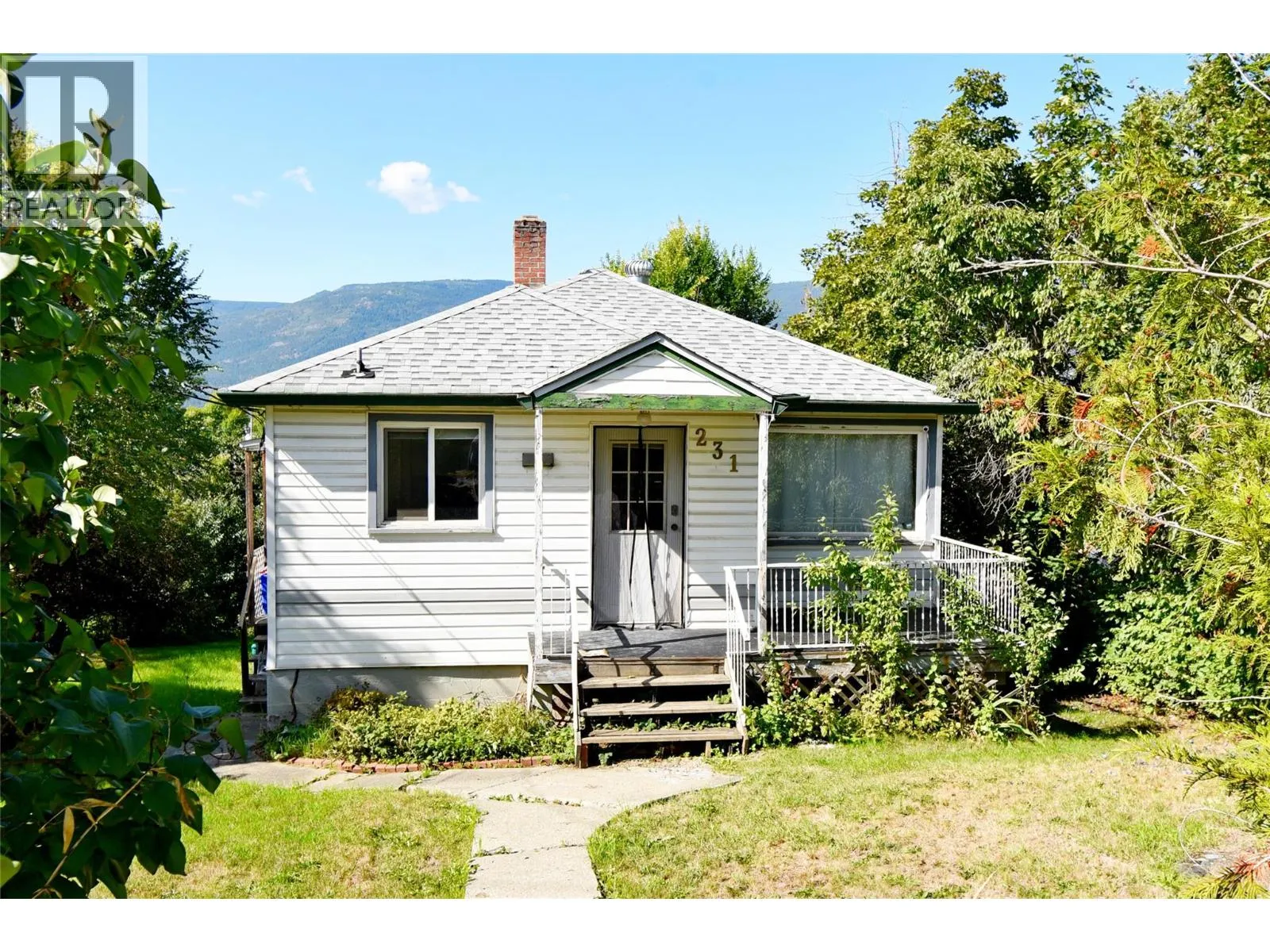 231 Shuswap Street SW