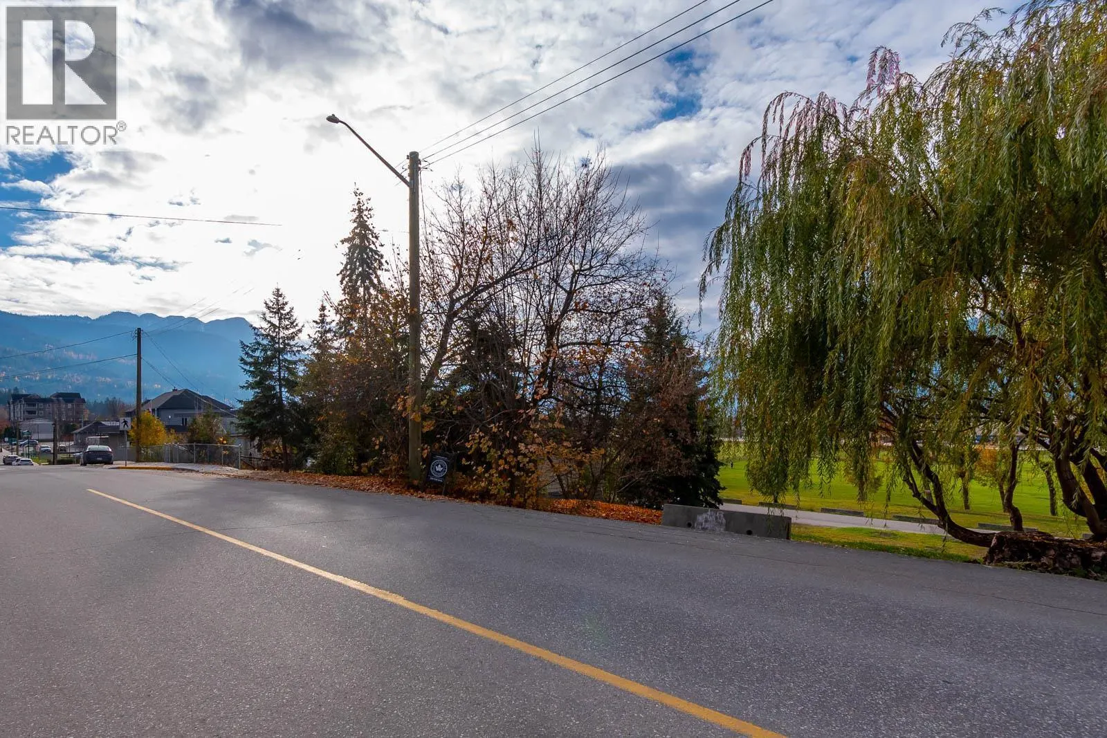 271 Shuswap Street SW