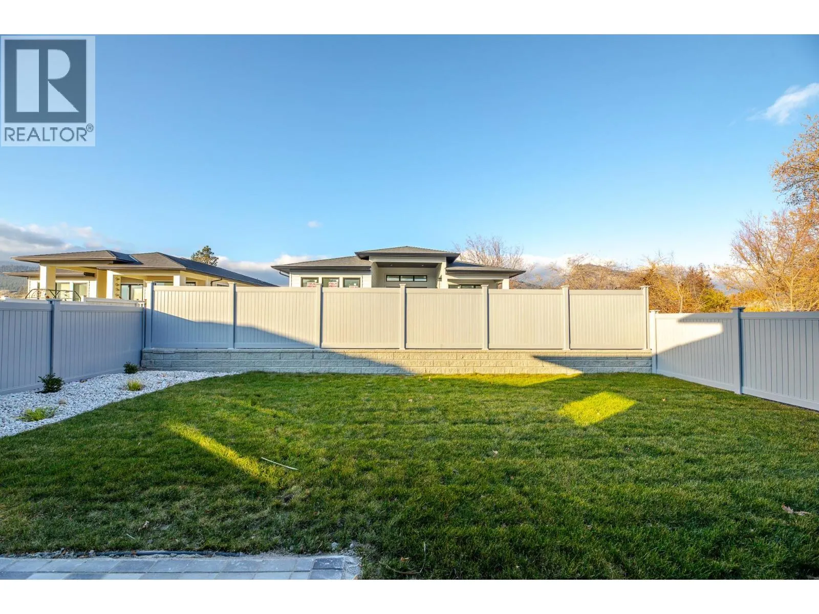 5586 Nixon Road