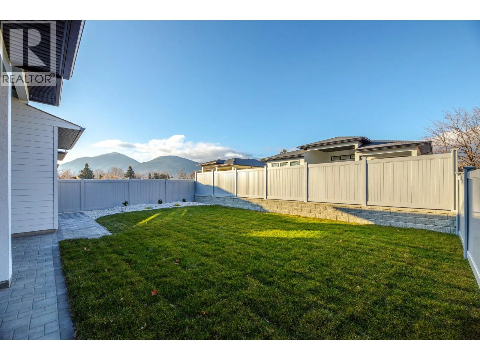 5586 Nixon Road
