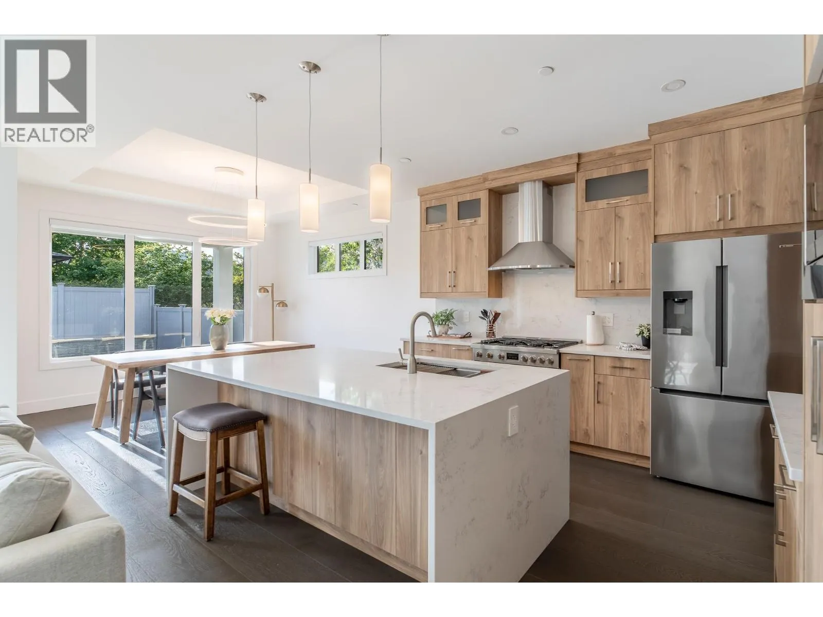 5586 Nixon Road
