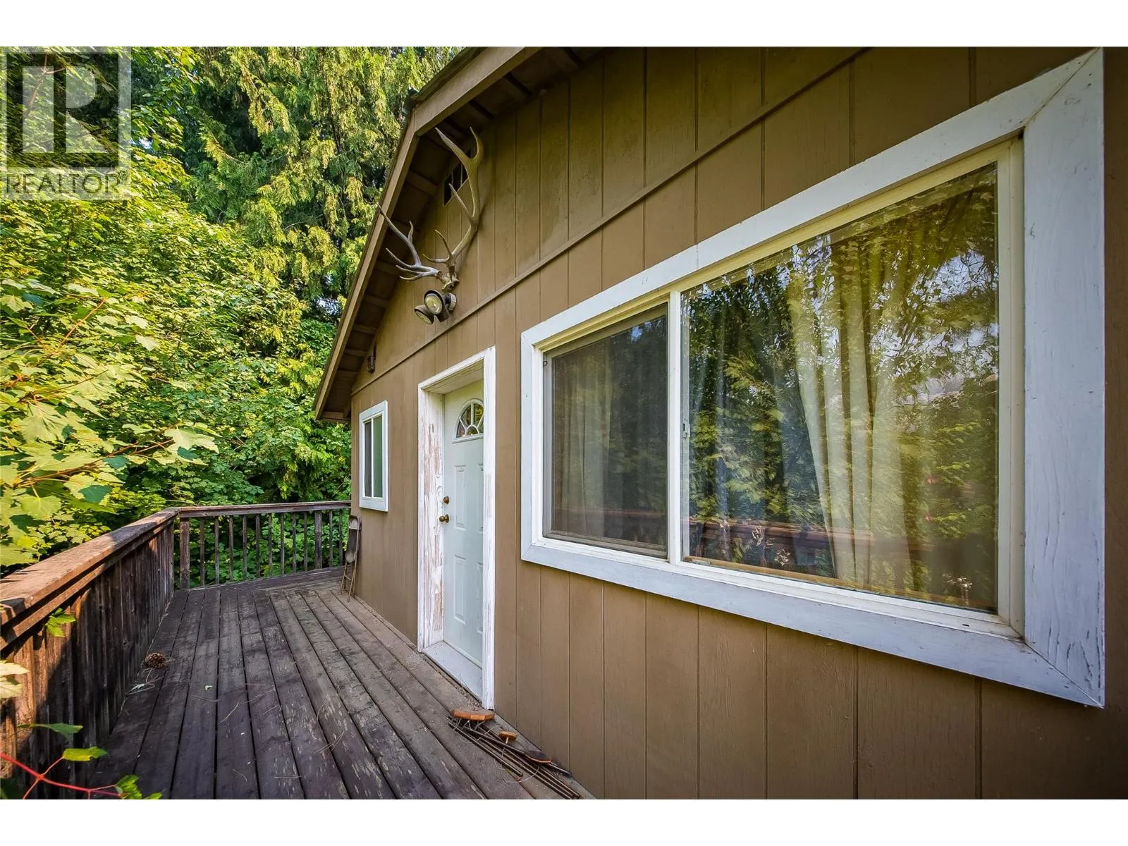 1562 Arrow Lakes Drive