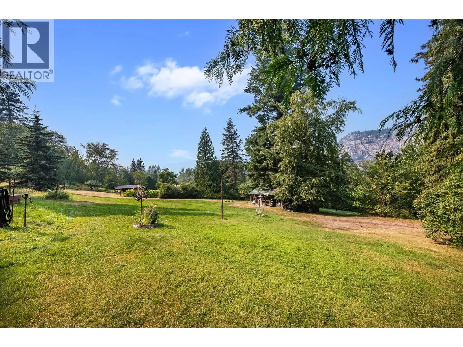 1562 Arrow Lakes Drive