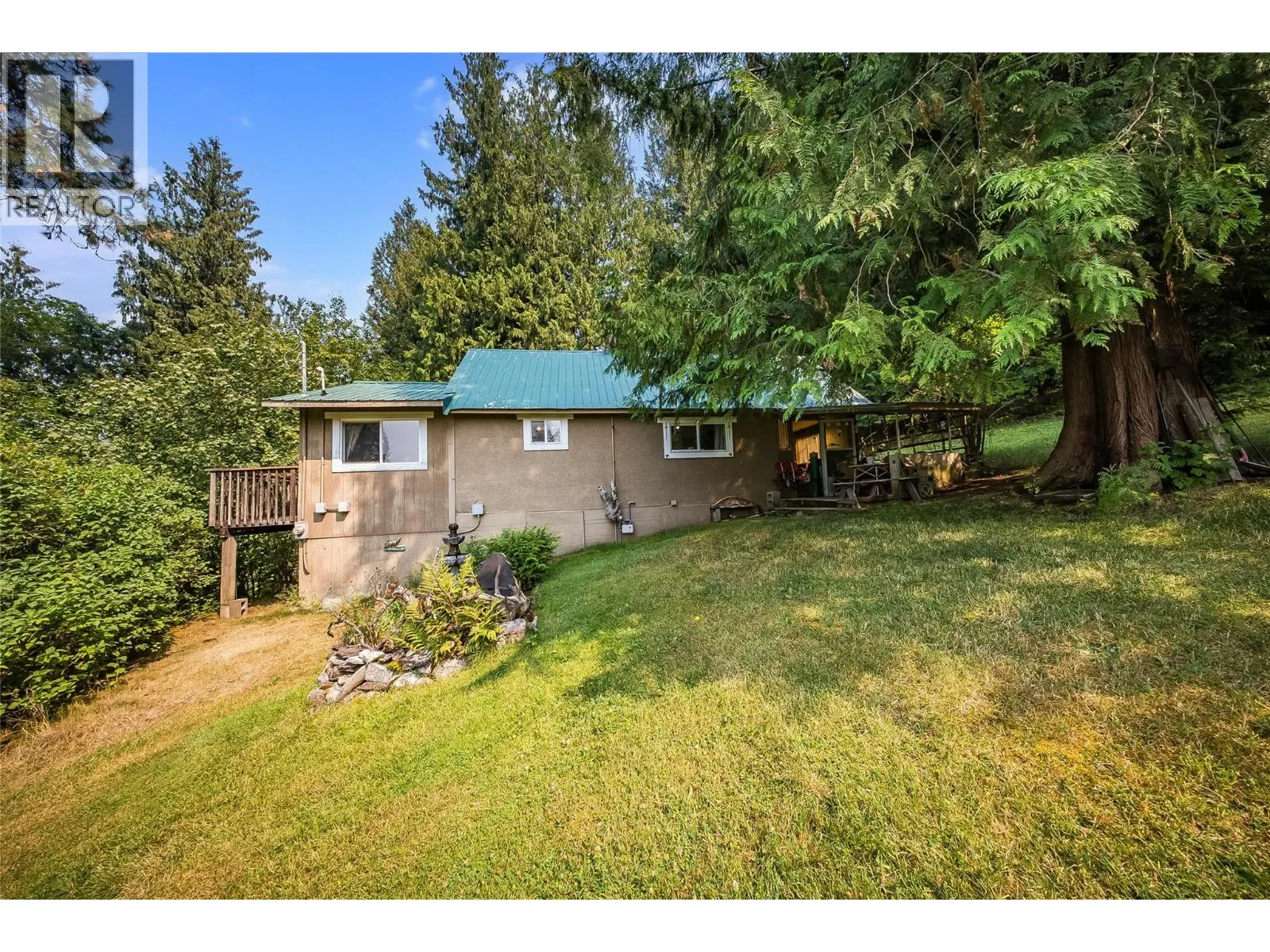 1562 Arrow Lakes Drive