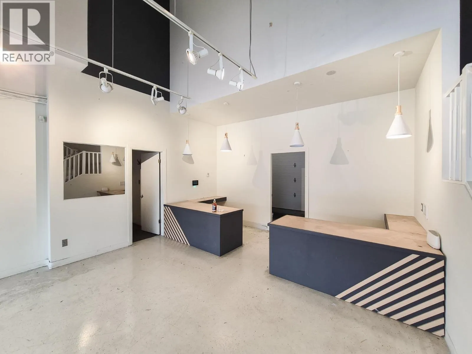 310 Banks Road Unit# 4