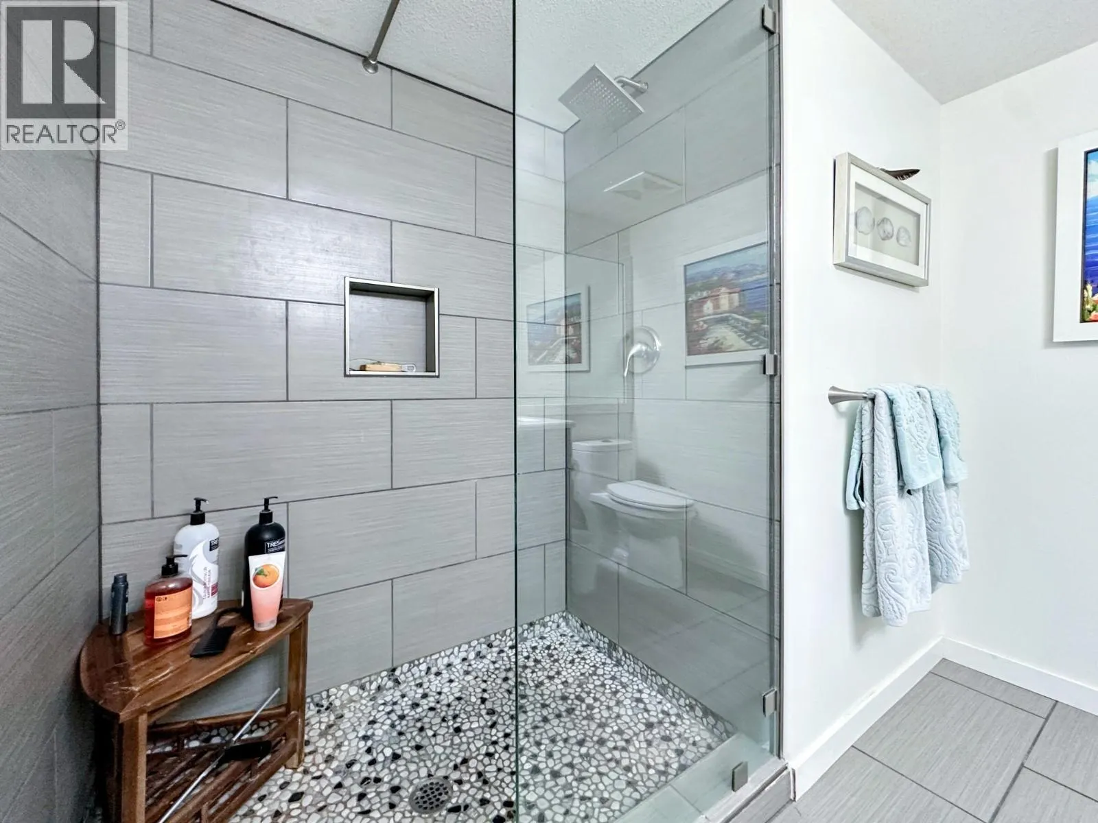 7600 COTTONWOOD Drive Unit# 17