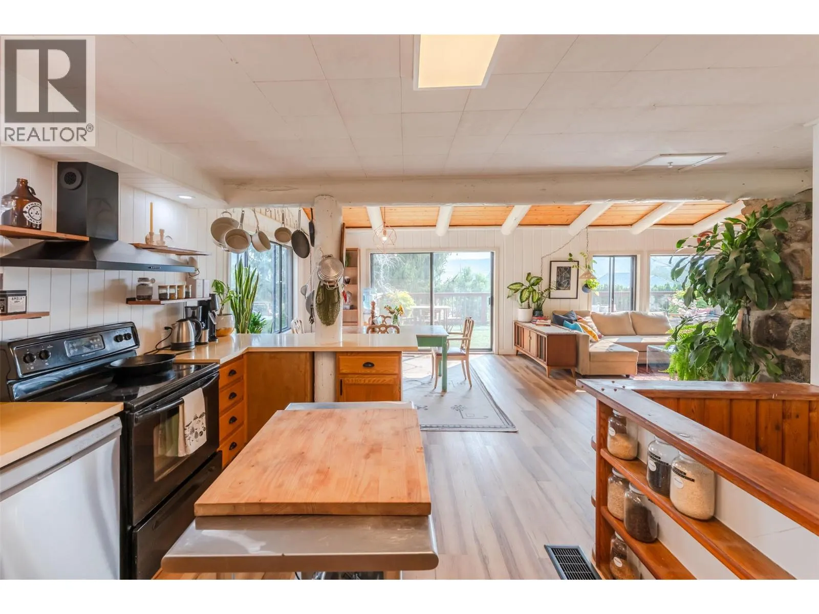 538 Lakeview Place