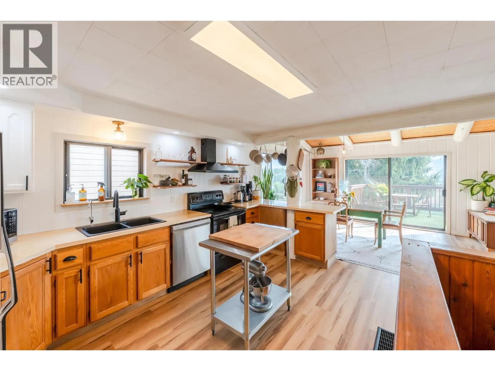 538 Lakeview Place