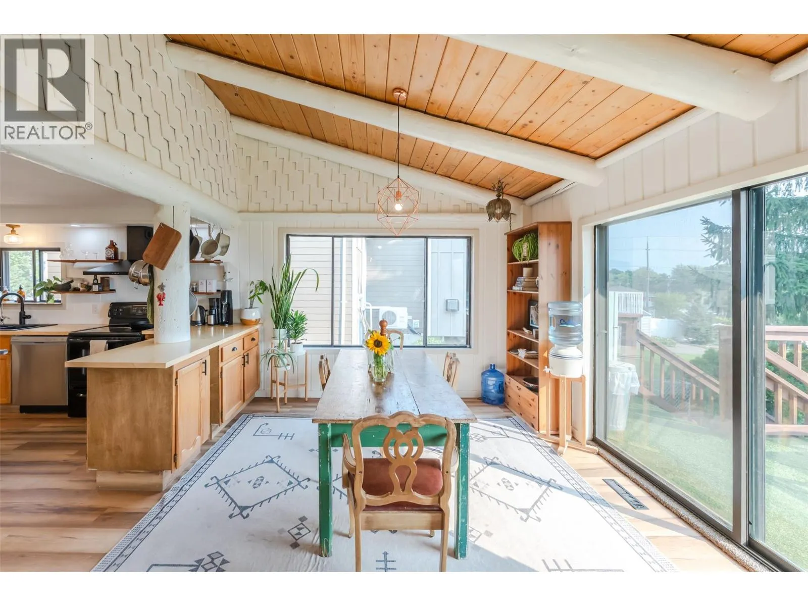 538 Lakeview Place