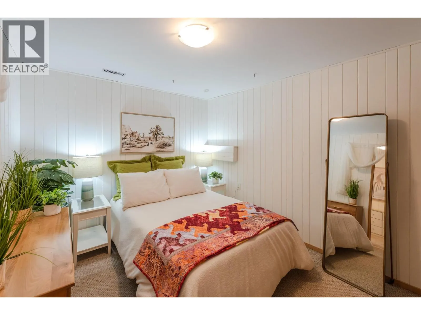 538 Lakeview Place