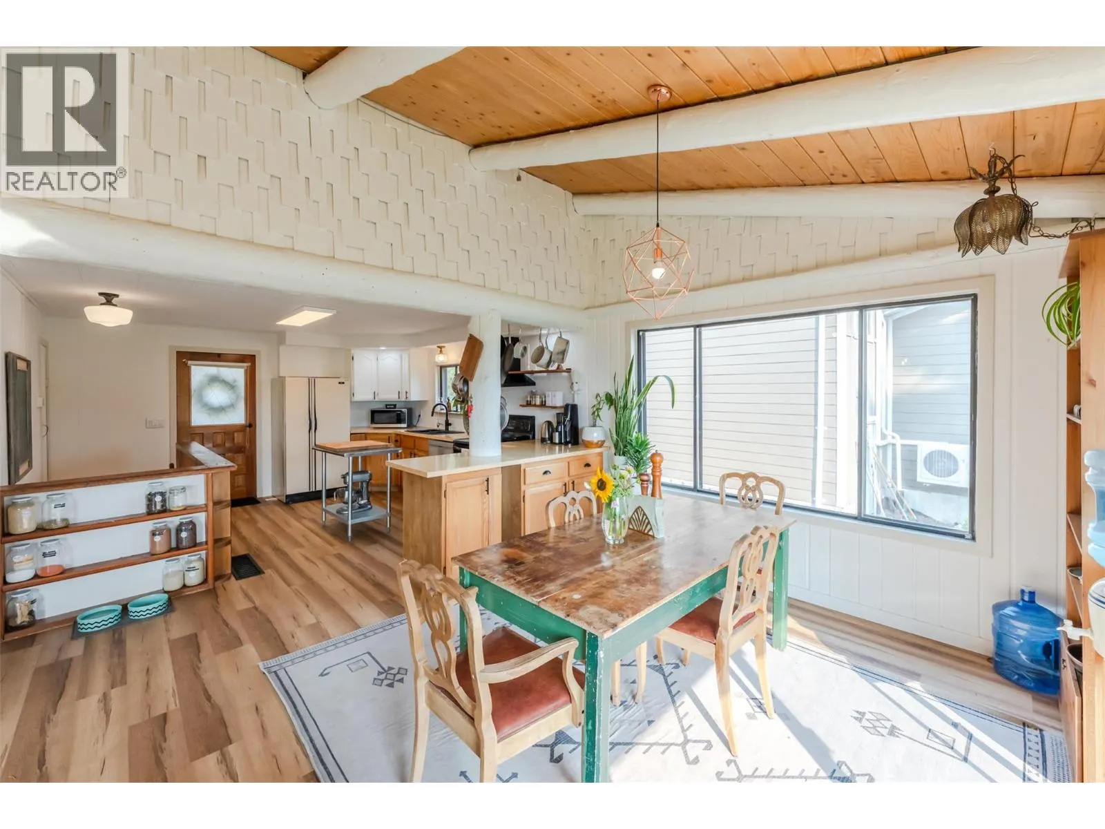 538 Lakeview Place