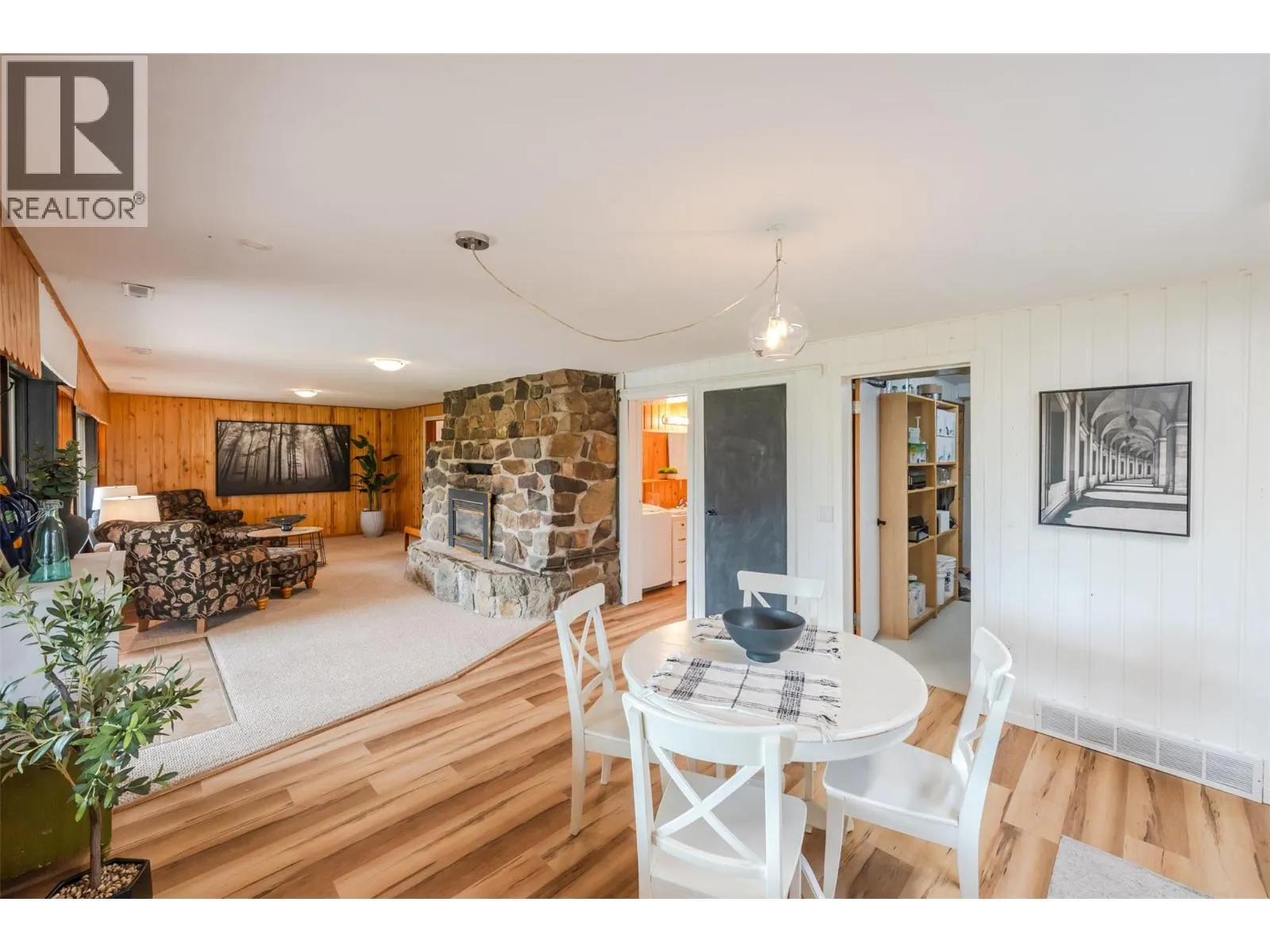 538 Lakeview Place