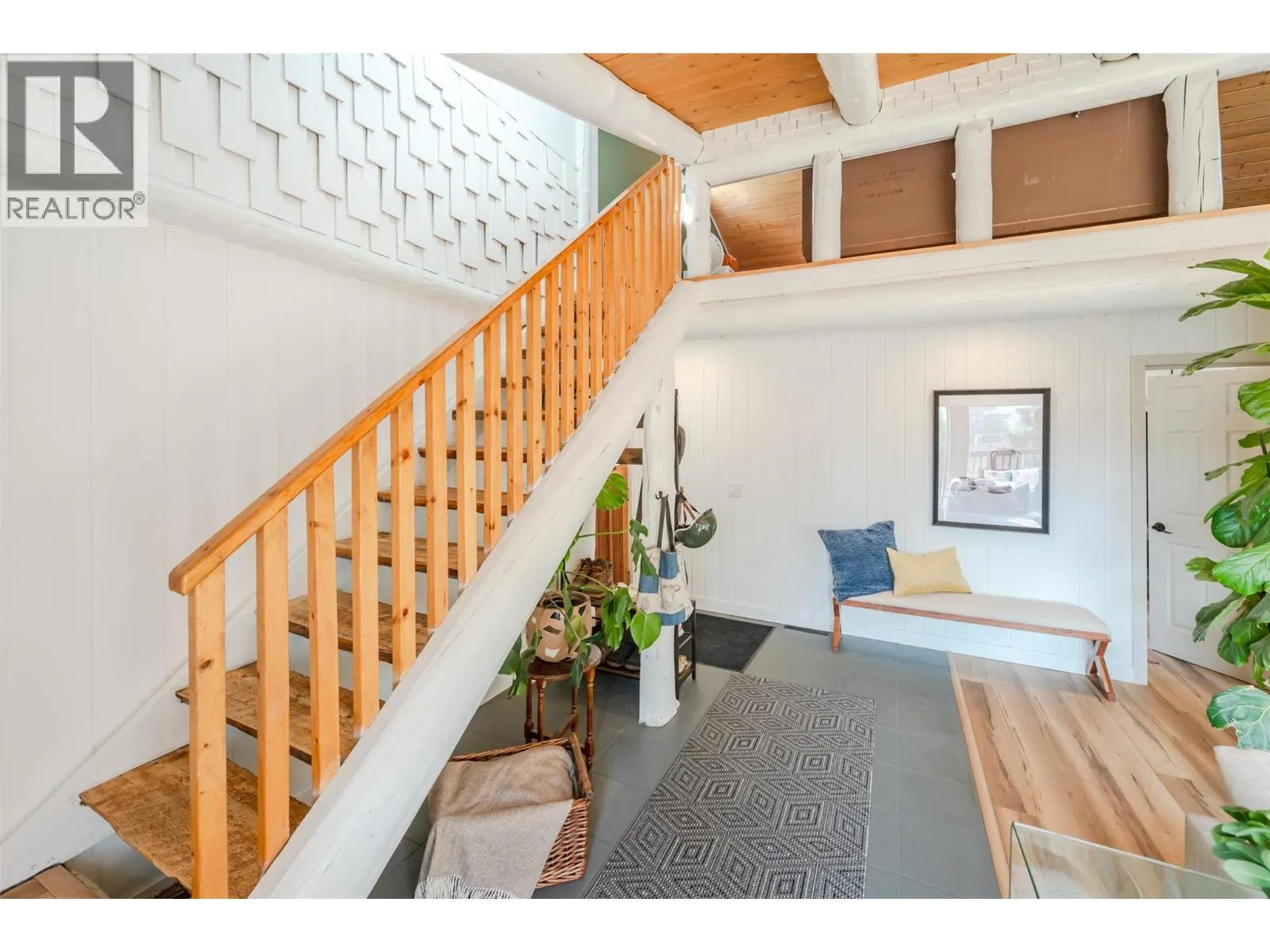 538 Lakeview Place