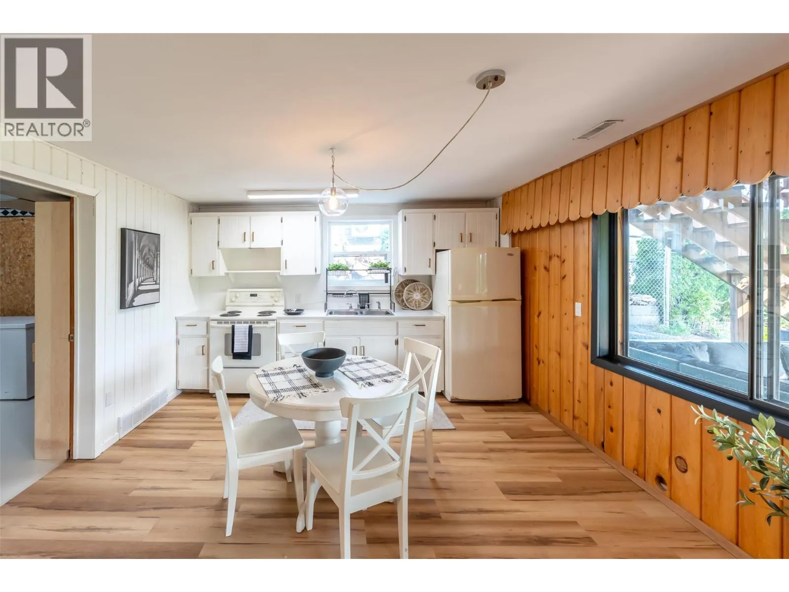 538 Lakeview Place