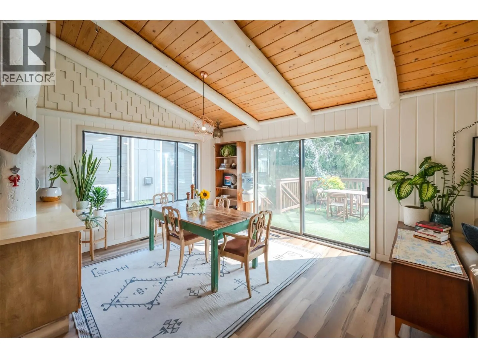 538 Lakeview Place