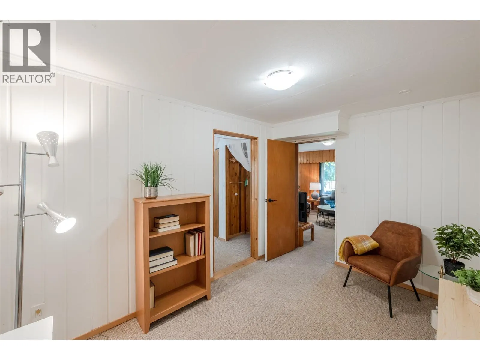 538 Lakeview Place