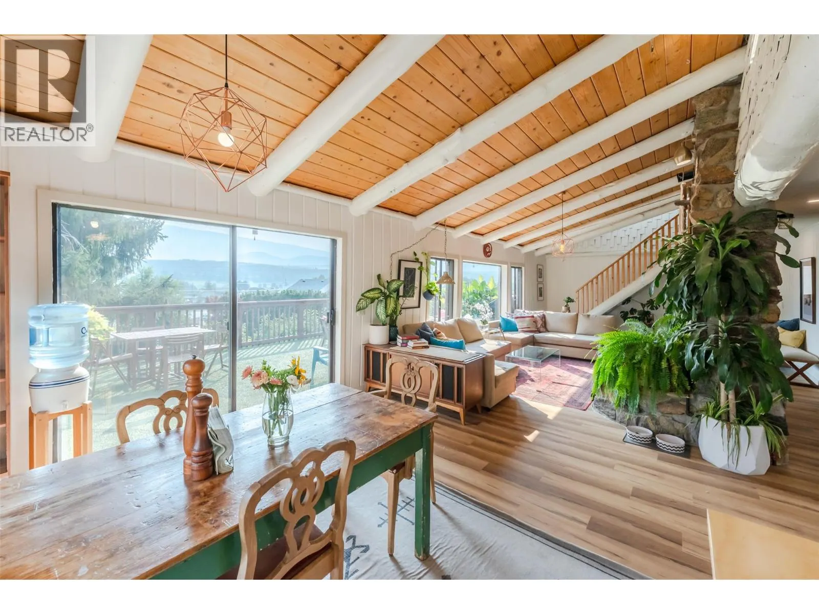 538 Lakeview Place