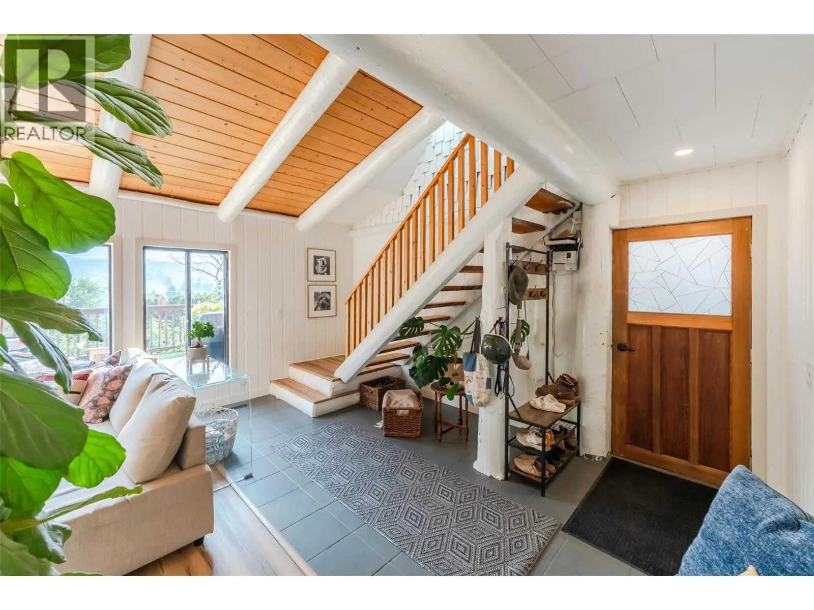 538 Lakeview Place
