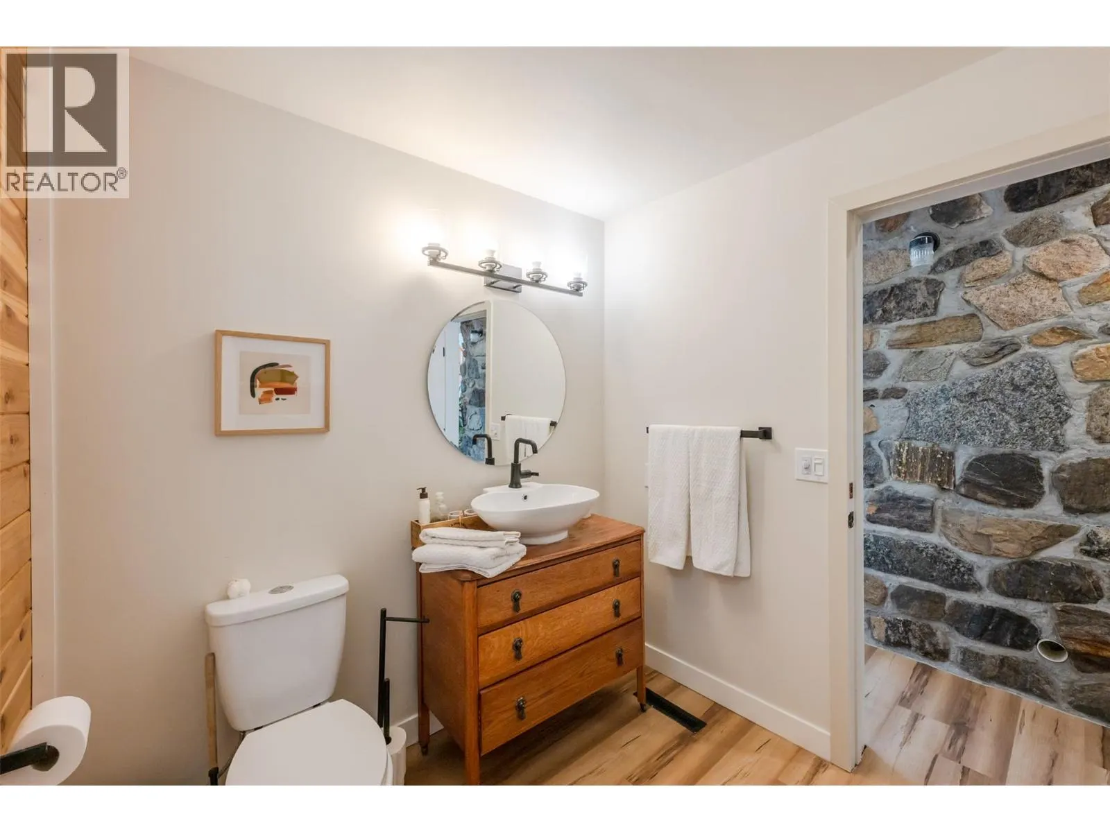 538 Lakeview Place