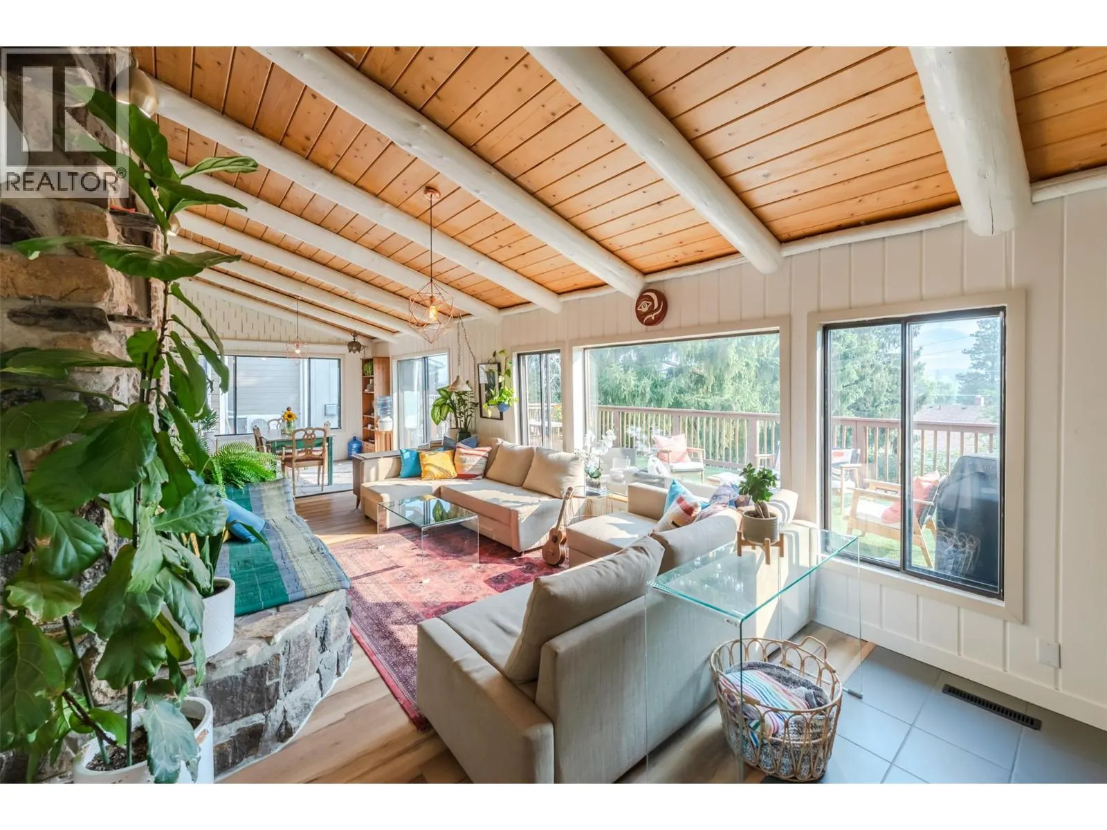 538 Lakeview Place