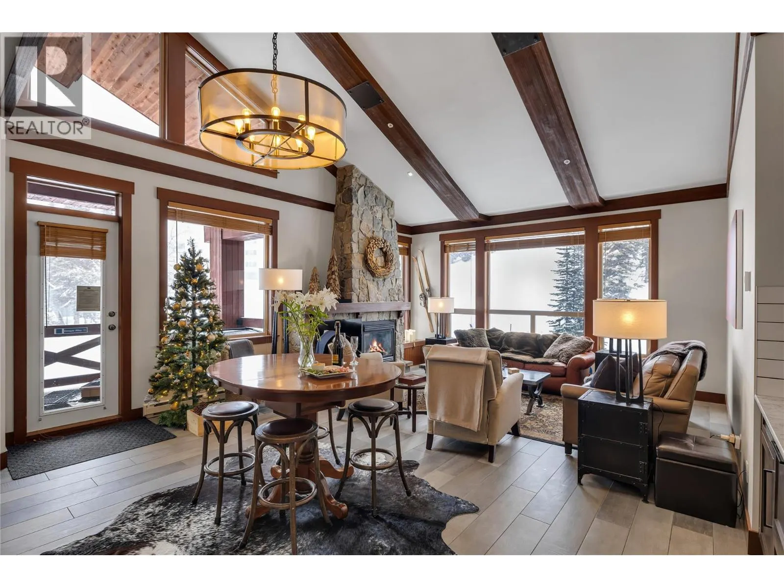 5257 Big White Road Unit# 403/404