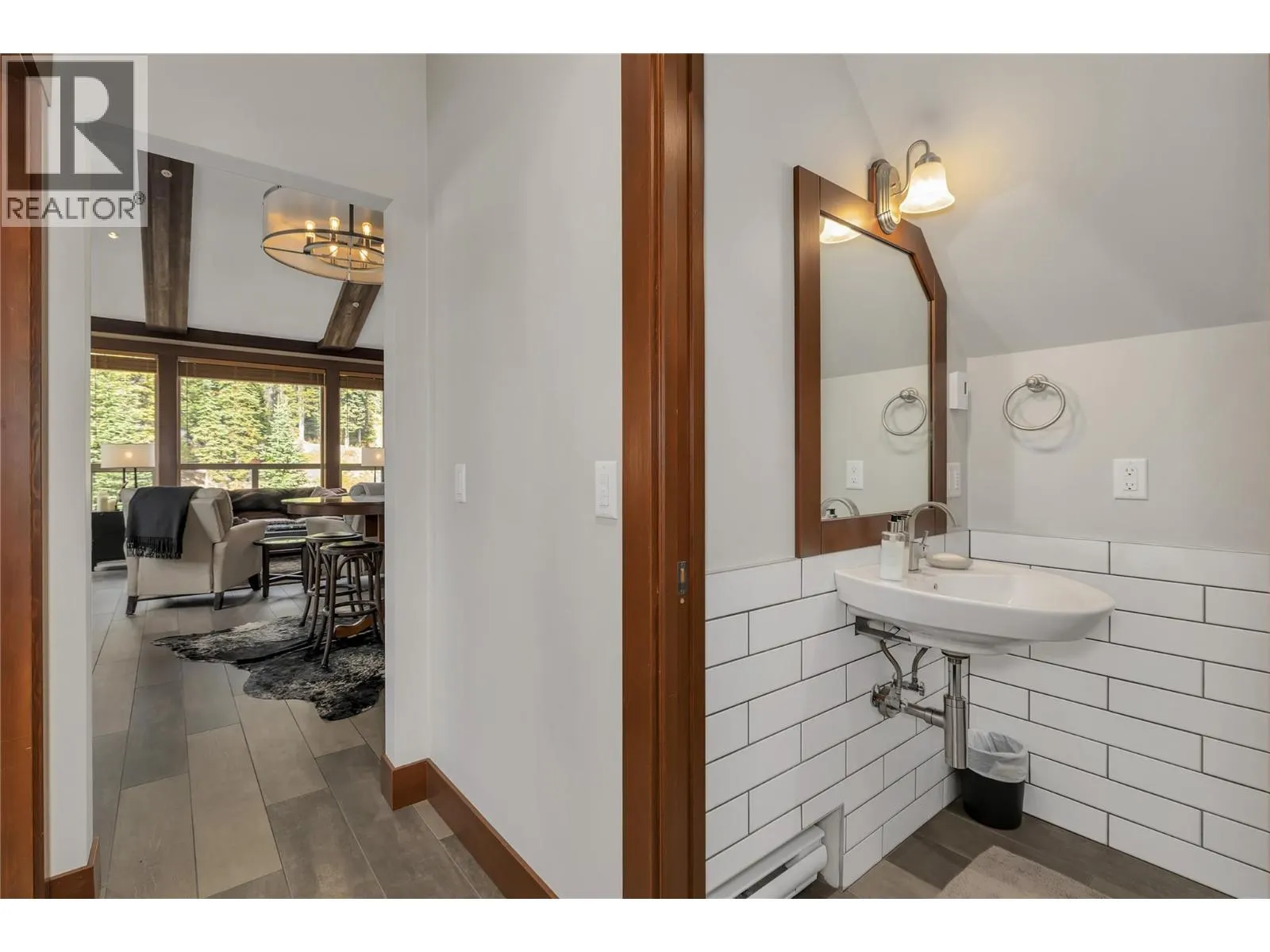 5257 Big White Road Unit# 403/404