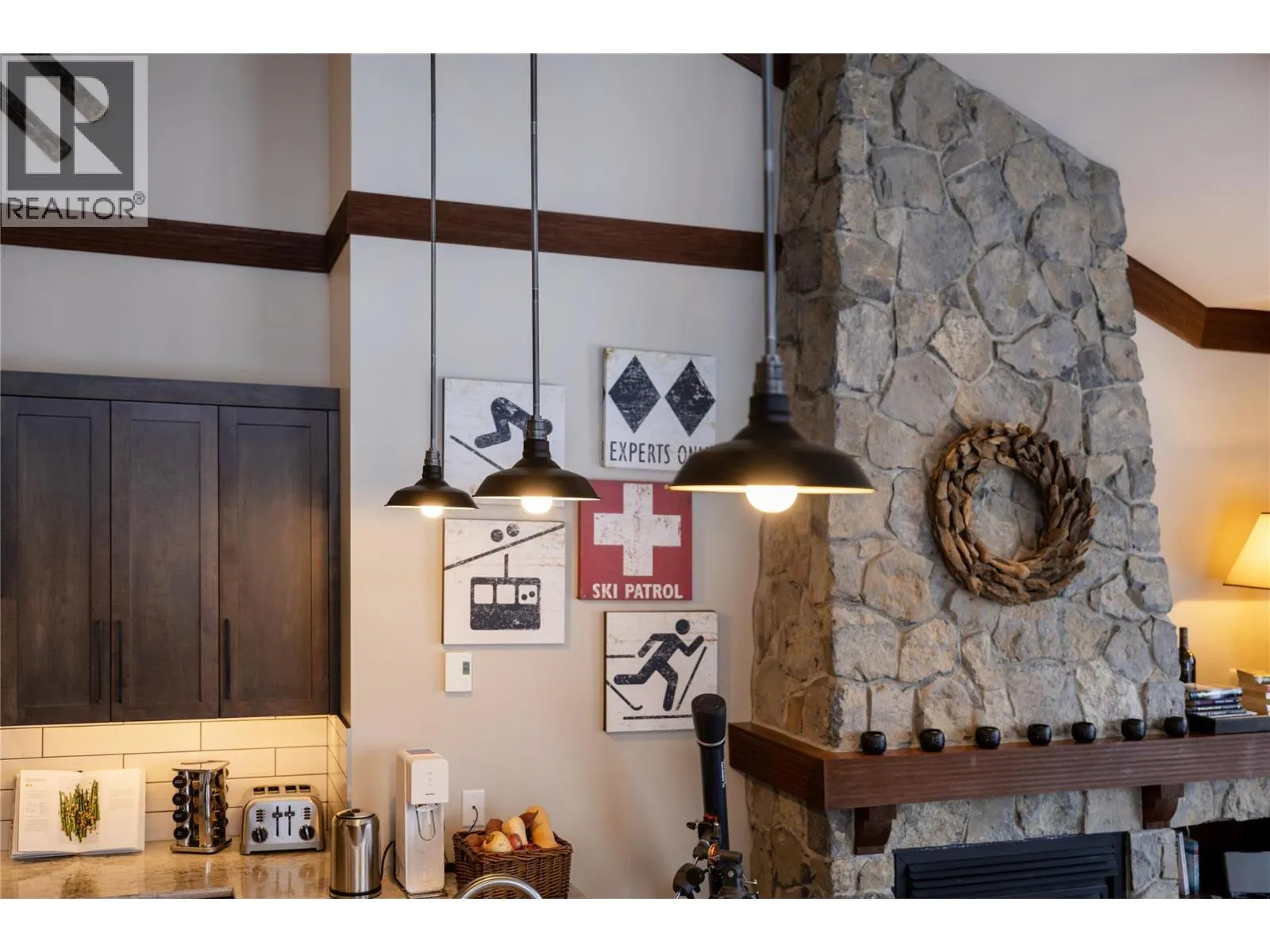5257 Big White Road Unit# 403/404