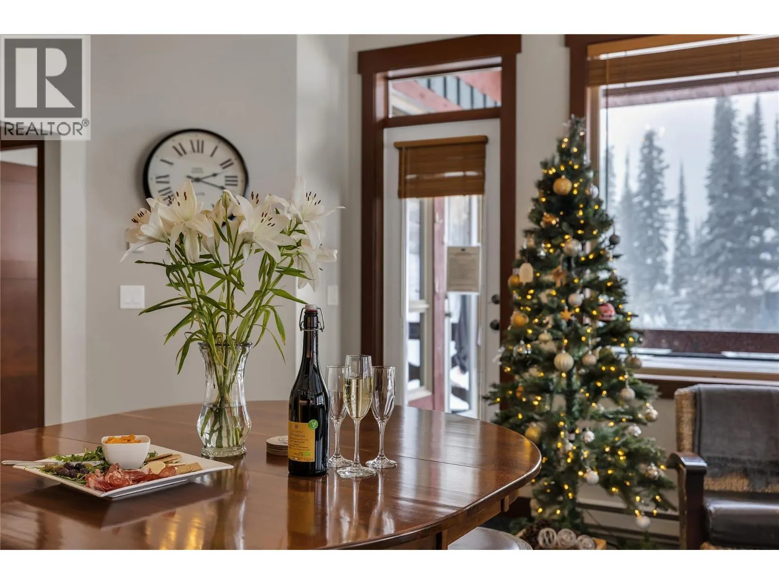 5257 Big White Road Unit# 403/404