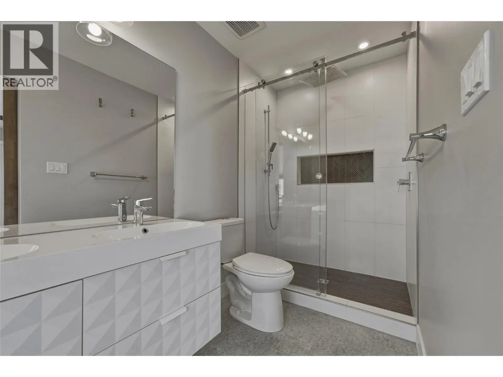 1804 46 Avenue Unit# 2