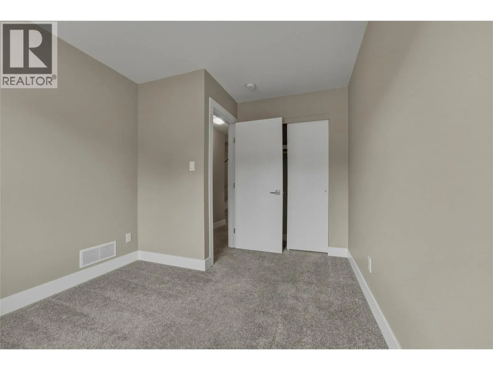 1804 46 Avenue Unit# 2