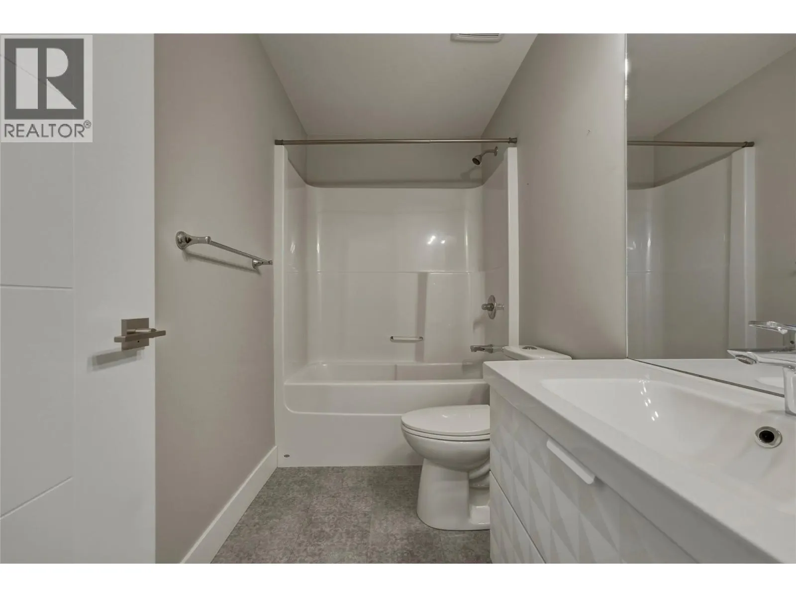 1804 46 Avenue Unit# 2