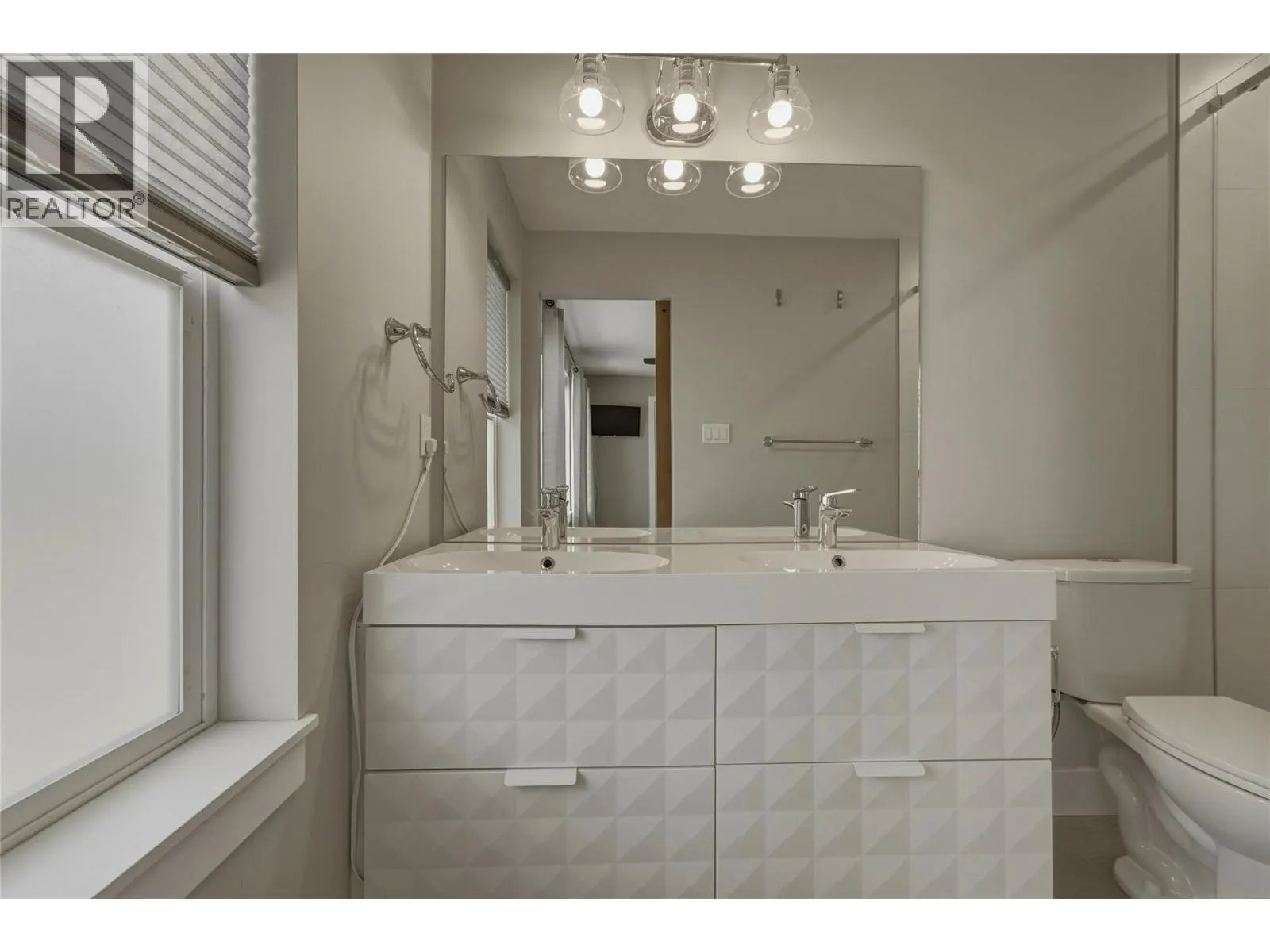 1804 46 Avenue Unit# 2