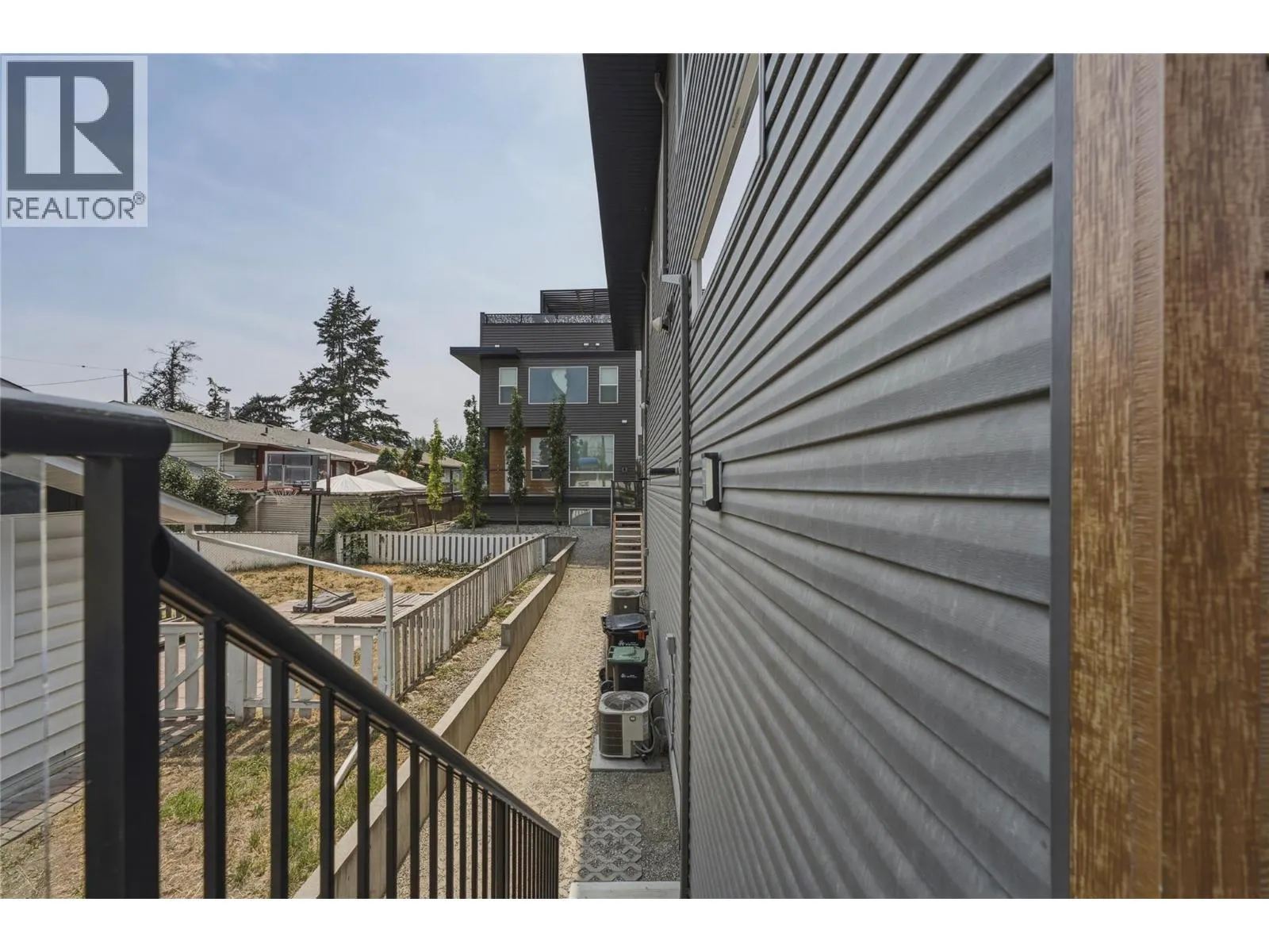 1804 46 Avenue Unit# 2