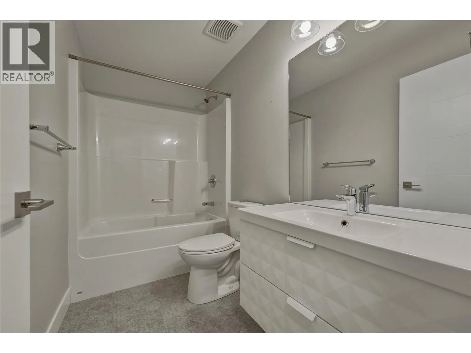 1804 46 Avenue Unit# 2