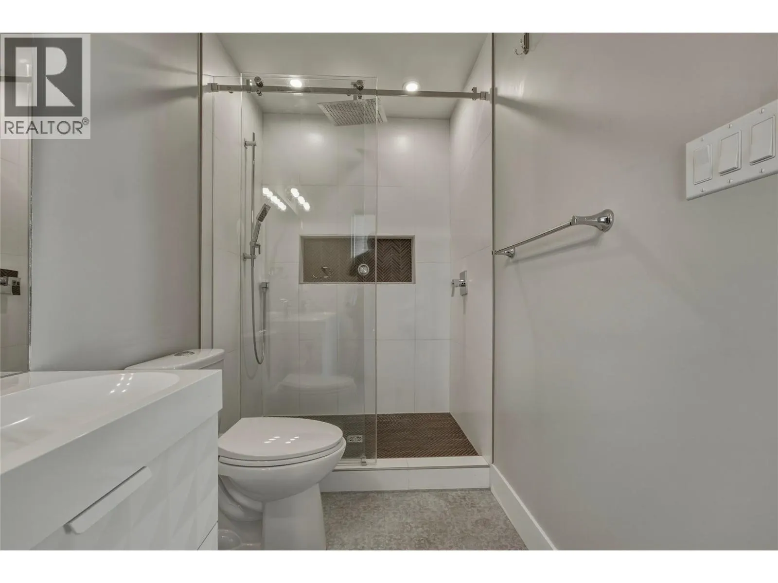 1804 46 Avenue Unit# 2