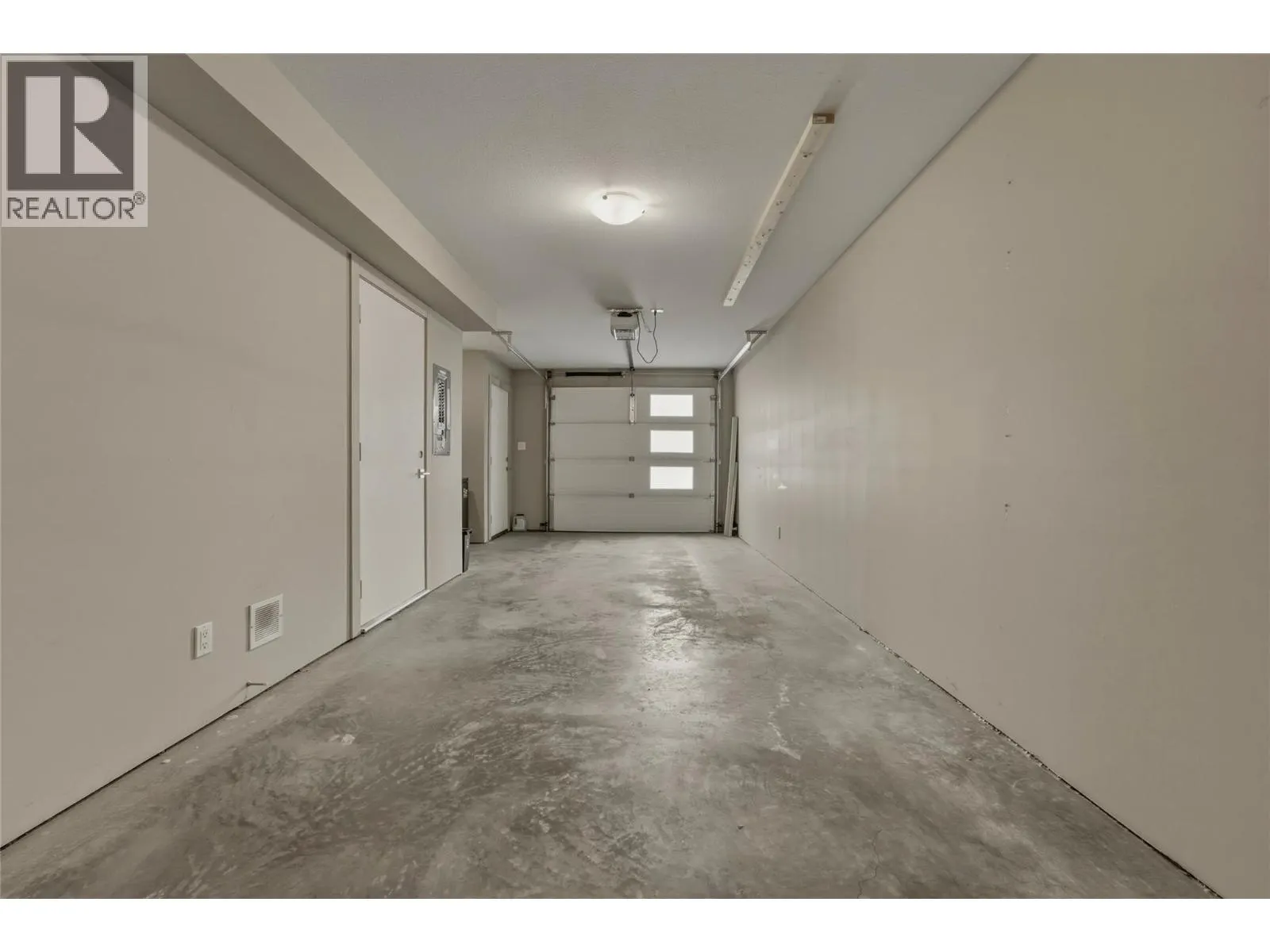 1804 46 Avenue Unit# 2