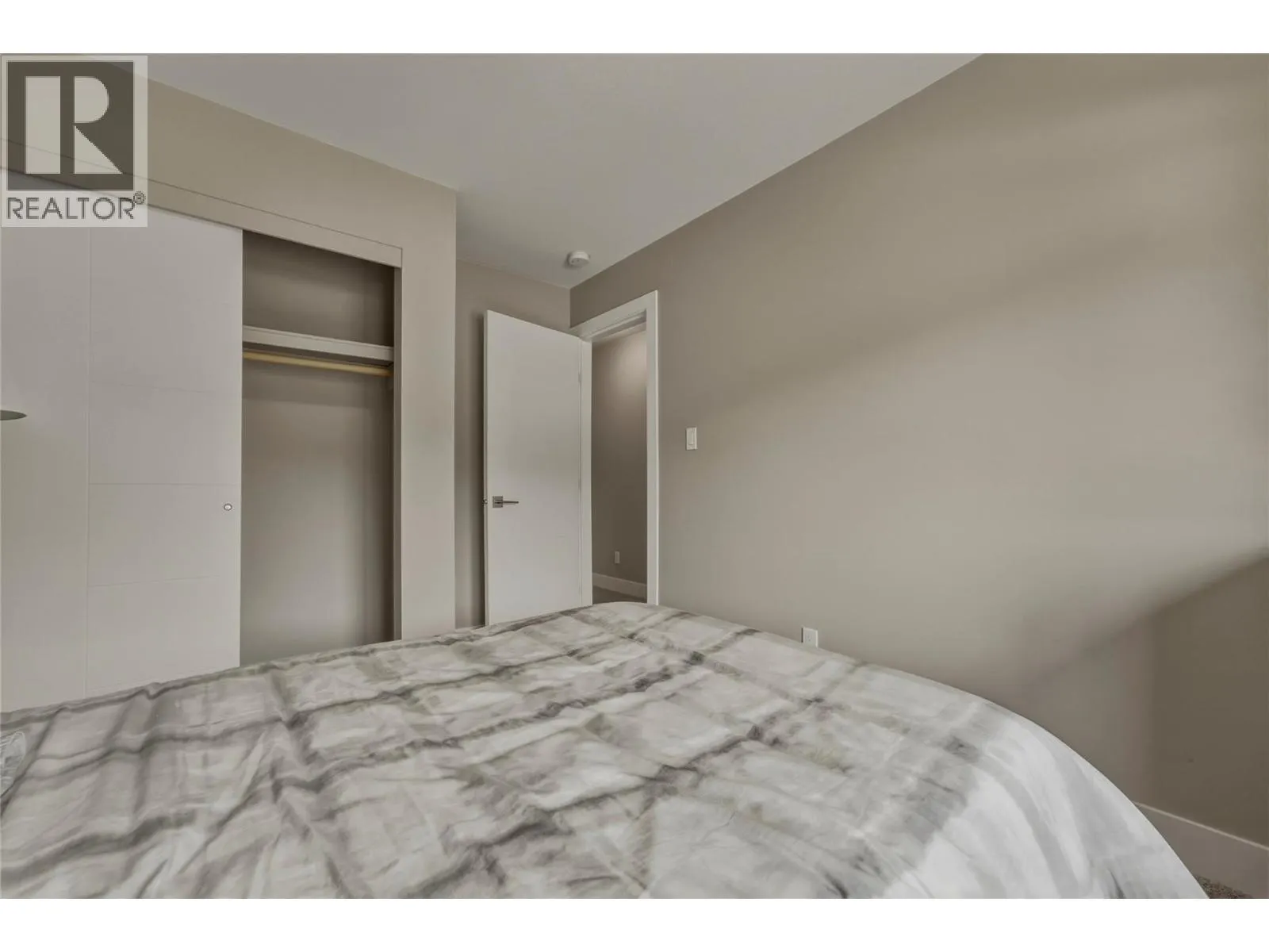 1804 46 Avenue Unit# 2