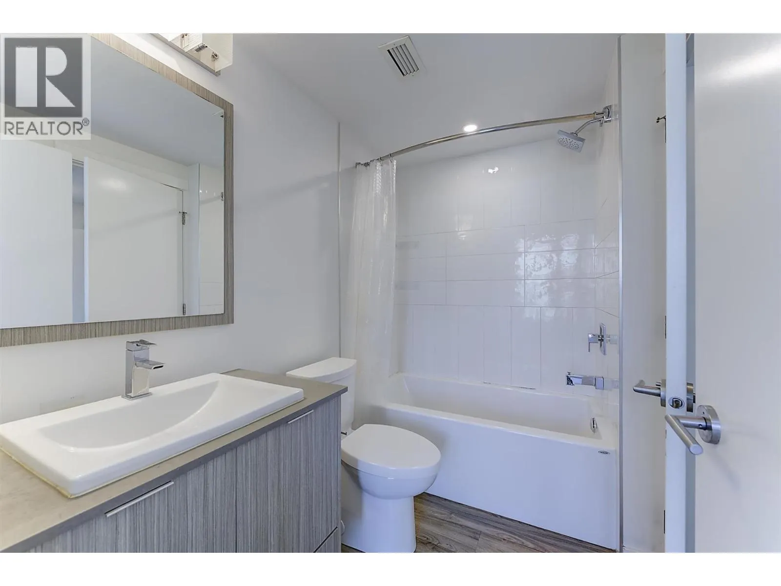 1775 Chapman Place Unit# 306