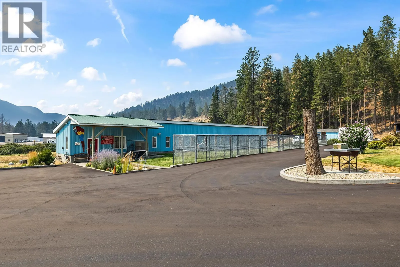 5090 MacKinnon Road