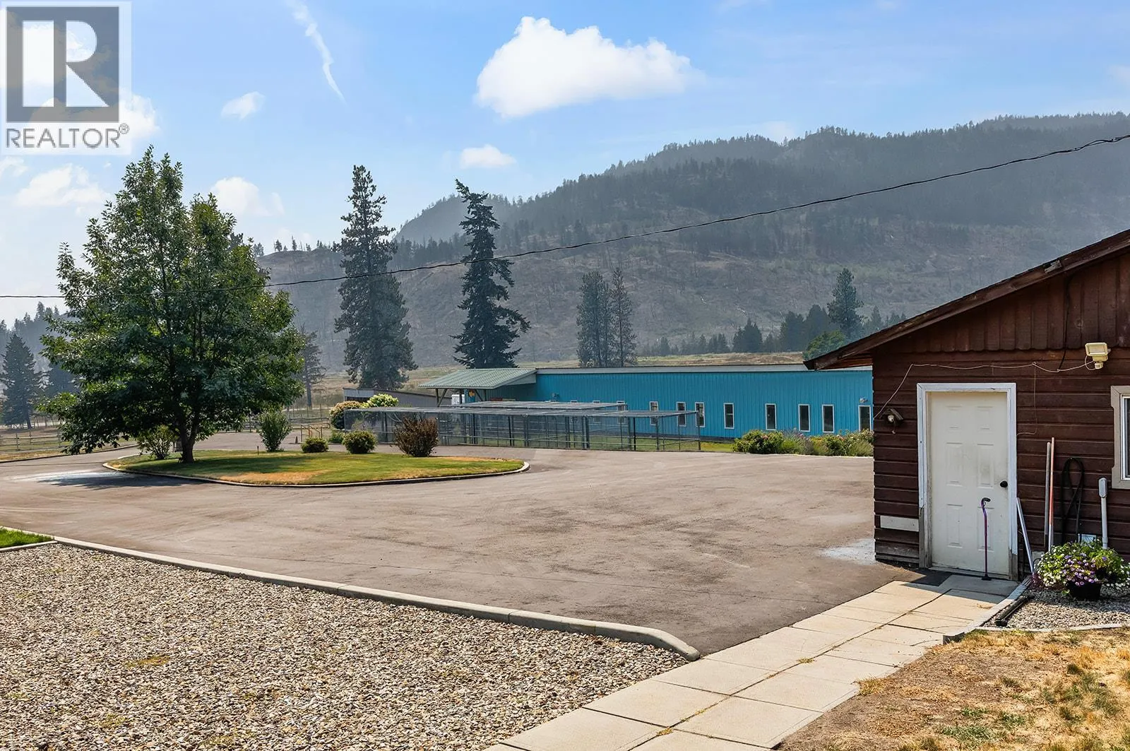 5090 MacKinnon Road