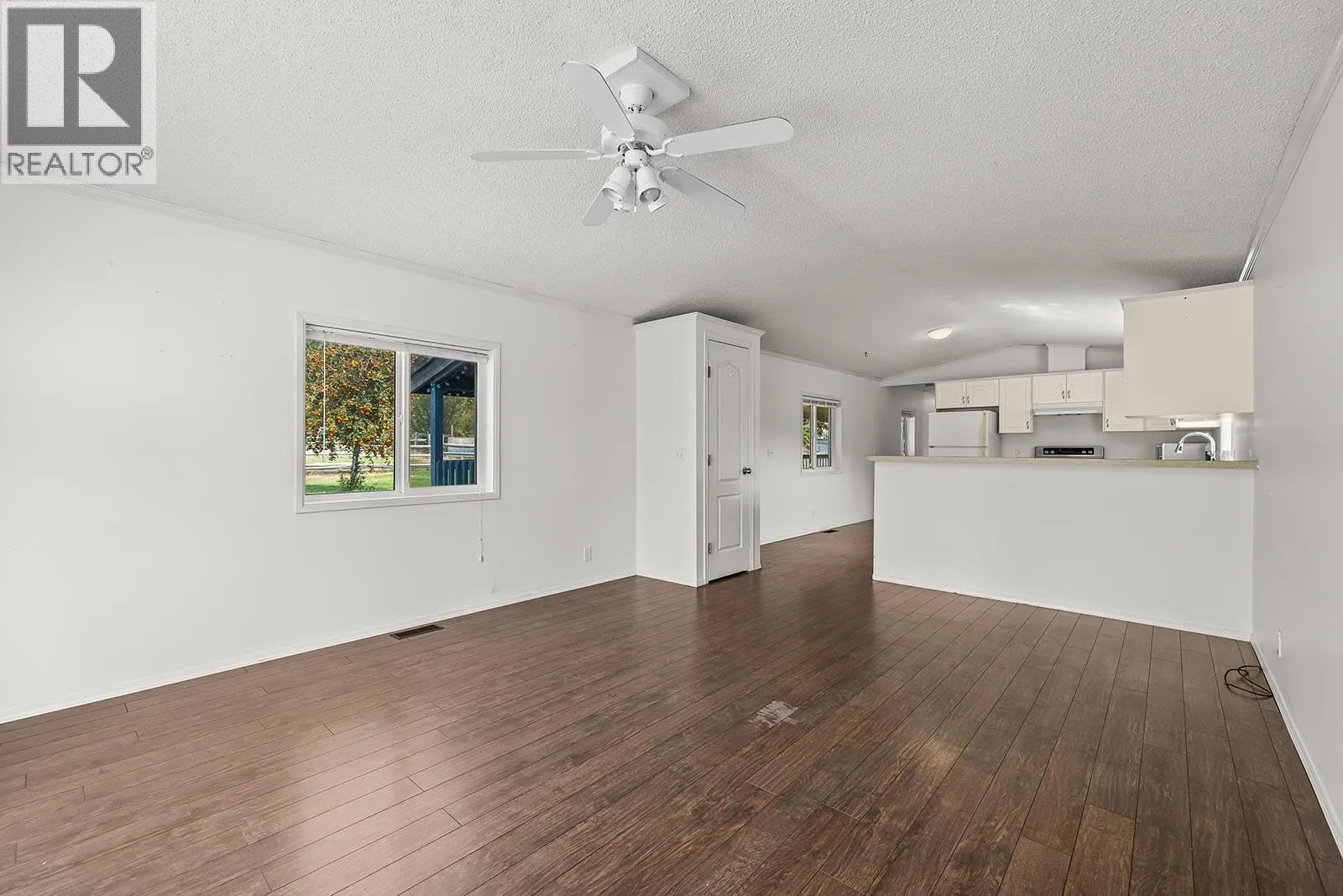5090 MacKinnon Road